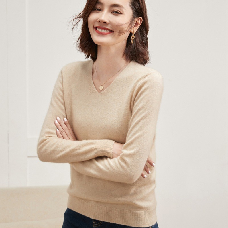 Creamy V-Neck Cashmere-Blend Sweater - 图片 3